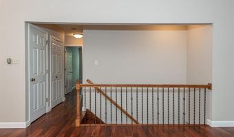 925 Westrun Dr, Ballwin, MO 63021