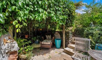 35 Kau St, Kula, HI 96790