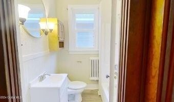 441 Myrtle Ave Apt 2, Albany, NY 12208
