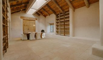 26 La Canada Rd, Arroyo Seco, NM 87514