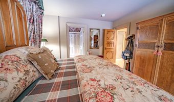 48 Old Searsport Ave, Belfast, ME 04915