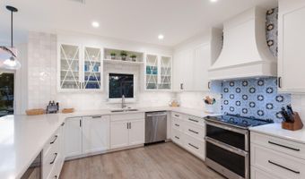 212 OAK Ave, Anna Maria, FL 34216