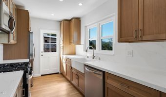 10437 Helendale Ave, Los Angeles, CA 91042