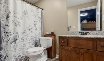 804 N 168th St, Basehor, KS 66007