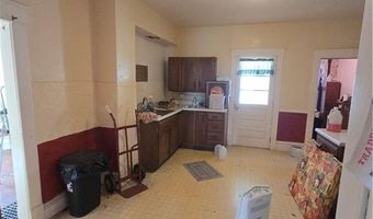 121 N 10th St, Atchison, KS 66002