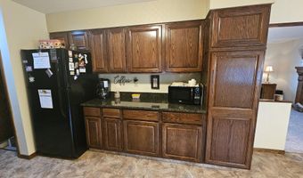 204 NE 21st Ave, Aberdeen, SD 57401