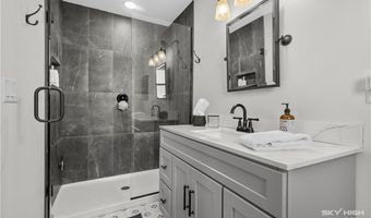 906 Convair St, Bentonville, AR 72712
