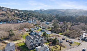 549 S FRONT St, Rockaway Beach, OR 97136