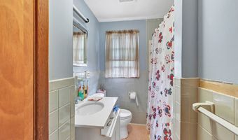 70 Sage Ave, Bridgeport, CT 06610