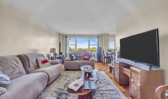510 Deal Lake Dr 6B, Asbury Park, NJ 07712