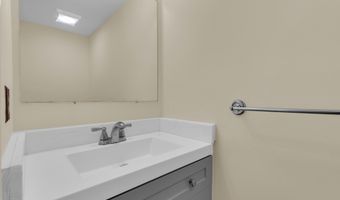 7428 FOUNTAIN HEAD Dr, Annandale, VA 22003