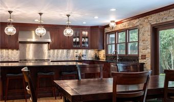 258 Woodridge Dr, North Kingstown, RI 02874