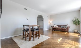 1801 N Dover Ct, Arlington Heights, IL 60004
