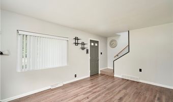 3261 Dewalt Dr, Akron, OH 44312