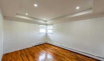 8 Williams Ave, Amityville, NY 11701