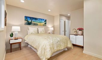679 Kihapai St D, Kailua, HI 96734