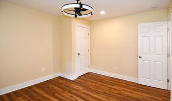 5523 HALWIS St, Alexandria, VA 22303