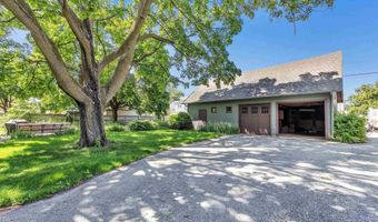 1228 W LAWRENCE St, Appleton, WI 54914