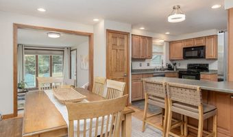 27 Grafton Dr, Bedford, NH 03110
