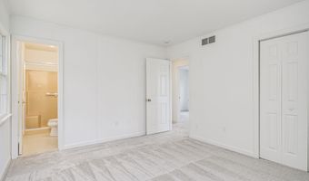 23 Oak Grove Rd, Brookfield, CT 06804