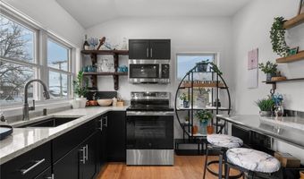 97 Eustis Ave 2, Newport, RI 02840