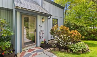 30 Woodcrest Ter, Amawalk, NY 10501
