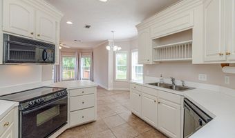 160 Apple Blossom Dr, Brandon, MS 39047