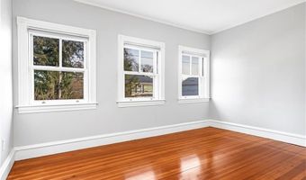 9 Linden Ave, East Providence, RI 02916