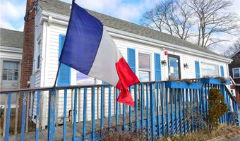 72 E Main Rd, Middletown, RI 02842