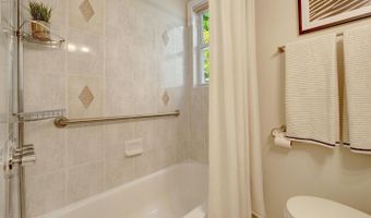 4003 KLOMAN St, Annandale, VA 22003