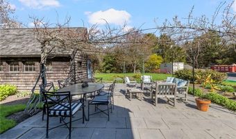 68 Sachuest Way, Middletown, RI 02842
