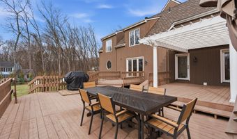 28 E Ridge Ct, Cheshire, CT 06410
