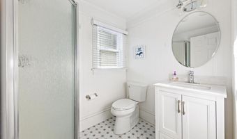 112 8TH St E, Beach Haven, NJ 08008