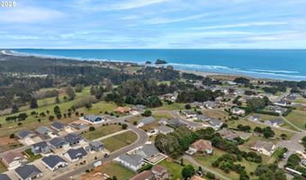 822 SPYGLASS Dr, Bandon, OR 97411