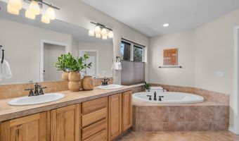 61041 Chamomile Pl, Bend, OR 97702