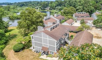 255 PORTAGE LAKES Dr, Akron, OH 44319