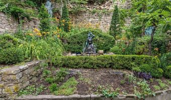 305 N Main St, Alma, WI 54610