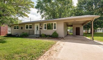 1520 S Carnation Dr, Aurora, MO 65605