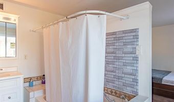 2163 Hemlock Dr, Ann Arbor, MI 48108
