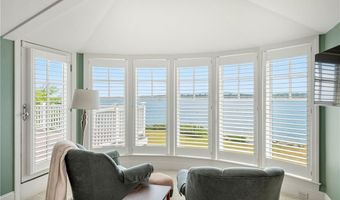 81 Quarry Rd, North Kingstown, RI 02874