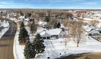 1502 Armstrong Cir NW, Alexandria, MN 56308