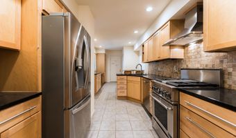 128 Ponds View Dr, Ann Arbor, MI 48103