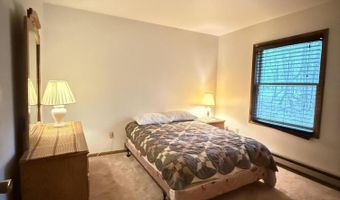 281 Fern Ridge Rd, Blakeslee, PA 18610