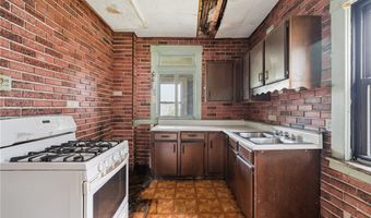 1427 Duss Ave, Ambridge, PA 15003
