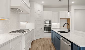 912 Highlands Ave, Aledo, TX 76008