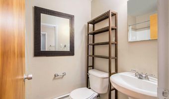 1249 Island Dr 101, Ann Arbor, MI 48105