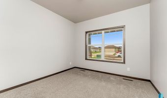 2405 E Tinley St, Brandon, SD 57005