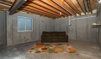 1210 Signal Lake Ct, Baldwin City, KS 66006