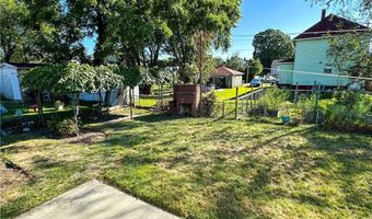 11 Queen St, Cranston, RI 02920