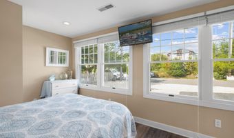 17 E 14TH St, Barnegat Light, NJ 08006